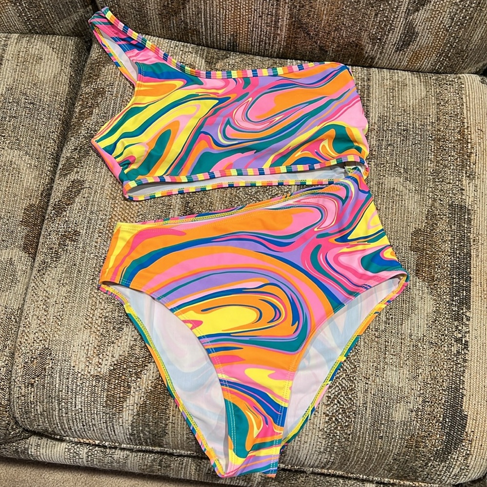 Colorful One-Shoulder Swimsuit - Picture 6 of 6